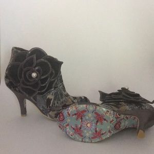 Irregular Choice Pearl Necture Booties